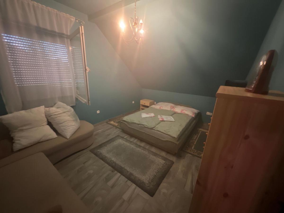 Gabe'S Nest Lägenhet Urom Exteriör bild