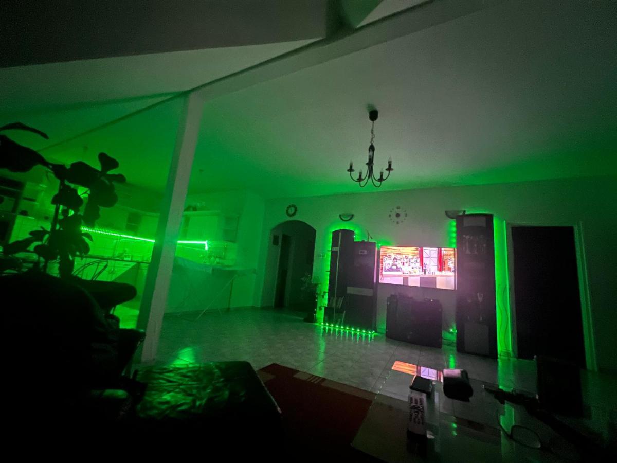 Gabe'S Nest Lägenhet Urom Exteriör bild